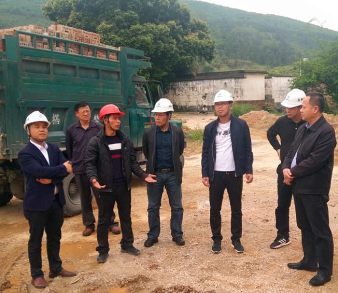 1.实地查抄。许传波 摄_副本700.jpg