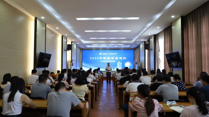 猎旖均讲话。李立云 摄.jpg