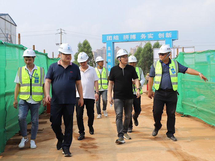 查抄现场。侯健杰 摄 (3).JPG