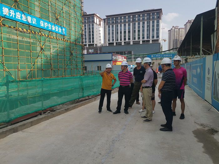 查抄现场。谭凯文 摄.jpg