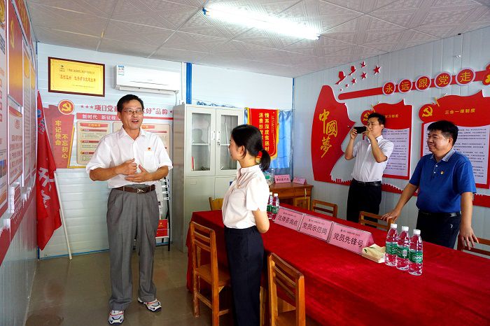 （备。┎榭吹持Р炕疃。谢微旋 摄.JPG