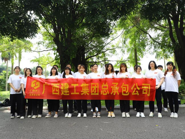 座谈会现场。杨桂峰 摄（建图）.jpg