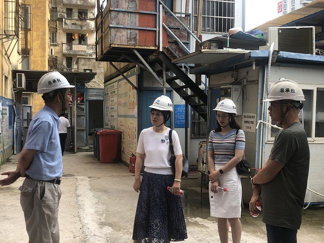 李红梅视察项目现场。商秋劲 摄（建图）.jpg