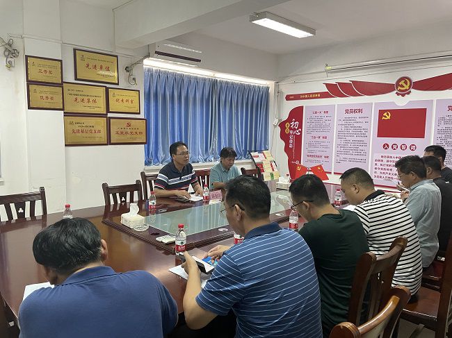 调研会现场。容芝雅 摄（建图）.jpg