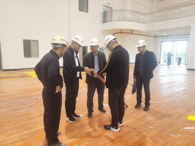 现场领导工作。刘博群 摄（建图） (2).jpg