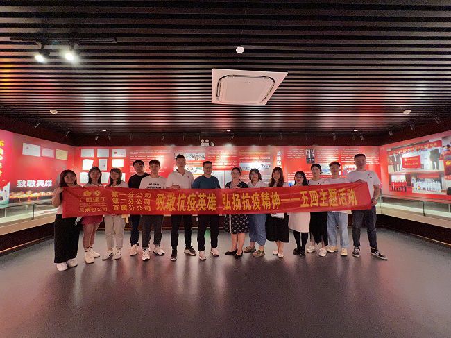 合影留想；畦￡ 摄（建图）.jpg