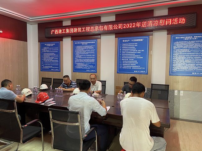 （建图）座谈会现场。容芝雅 摄.jpg