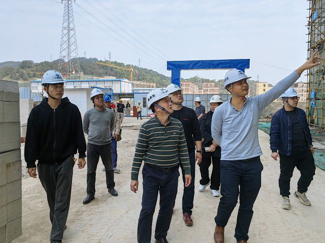 查抄现场。周珮 摄（建图）.jpg