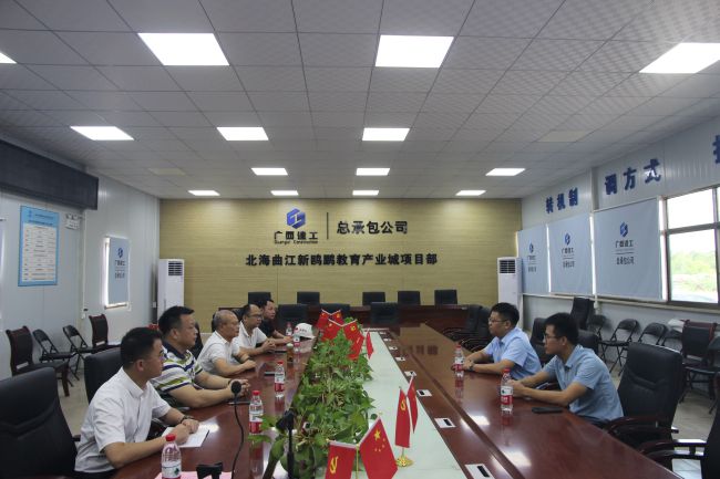 座谈会现场。梁红玉 摄（建图）.jpg