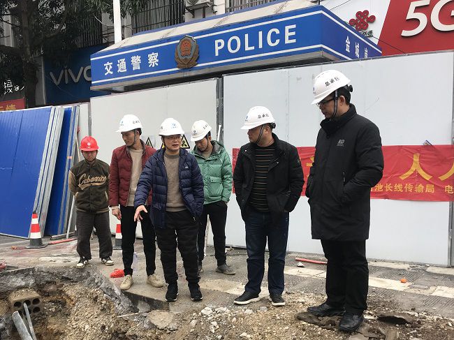 项目查抄现场。李挺 摄（建图）.jpg