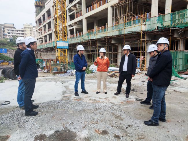 查抄现场。莫铠嫣 摄（建图）.jpg